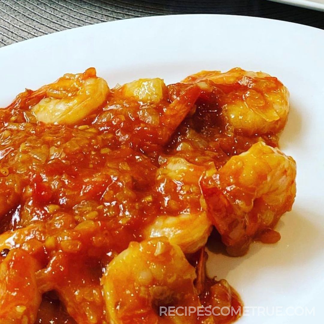 Stir-fly prawns with fresh tomato in chilli sauce Stir-fly prawns with fresh tomato in chilli sauce