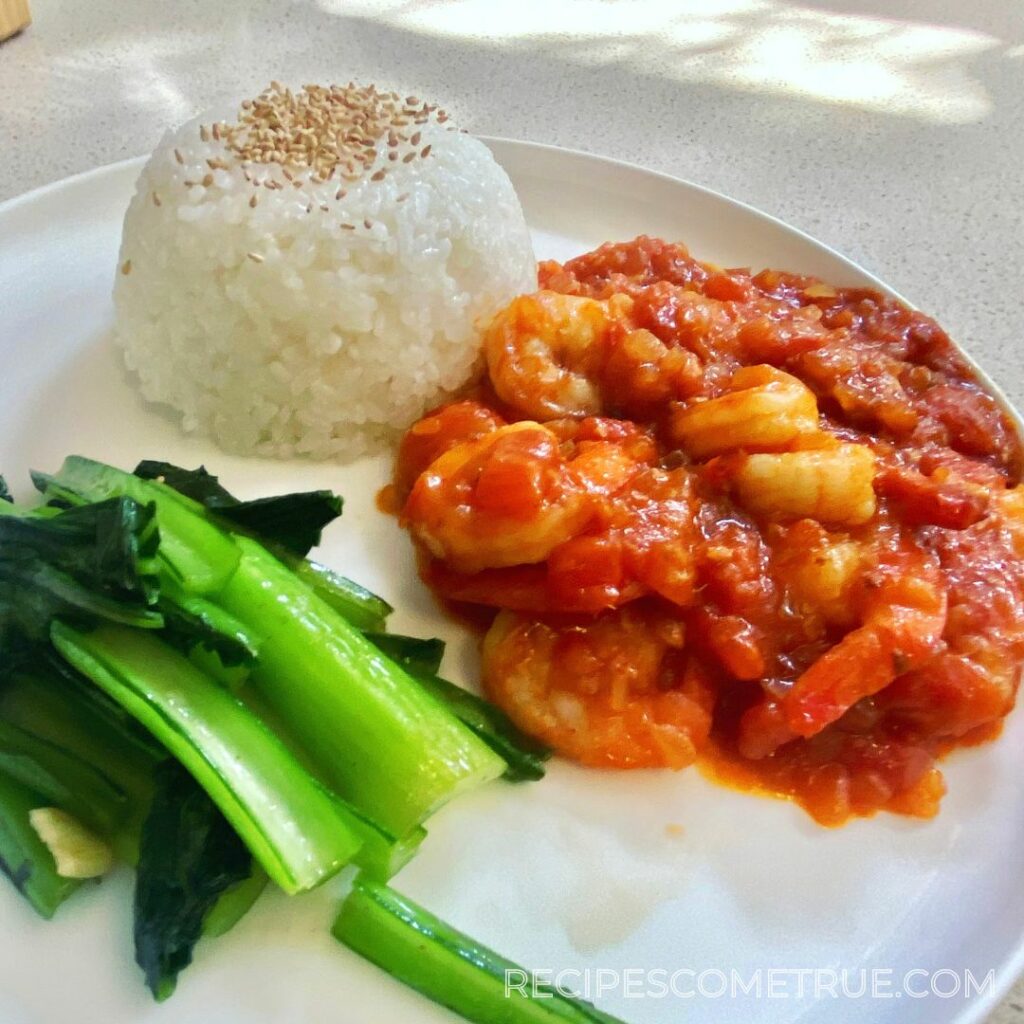 stir-fry prawns with fresh tomatoes in chili sauce